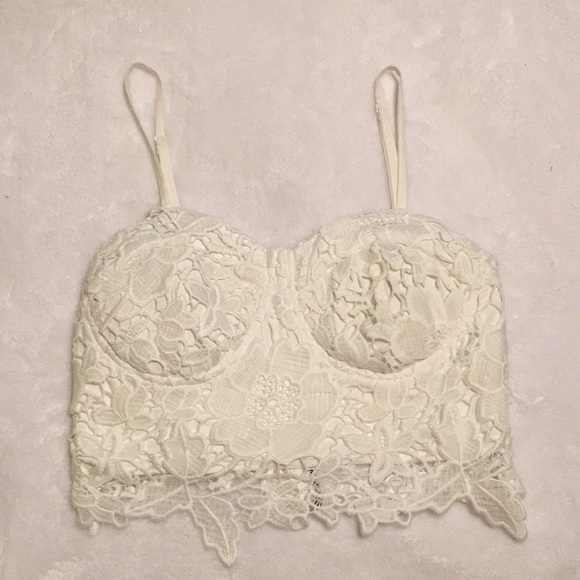 White Lace Crop Top (Size Small) - Picture 3 of 4